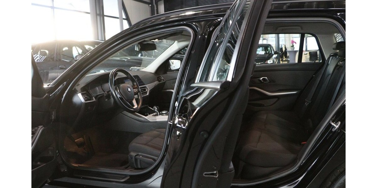 BMW 330d Touring ADVANTAGE / LED / LIVE+NAVI+ 149.000 km 19.999 &euro; Hamm 59077