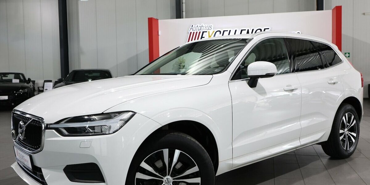 Volvo XC60 D4 MOMENTUM PRO / PANORAMA, MATRIX-LED 130.000 km 26.555 &euro; Hamm 59077