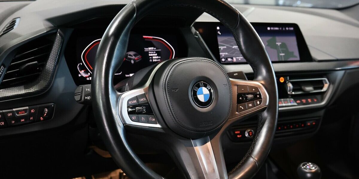 BMW 218 Gran Coupe i M-SPORT SHADOW / LIVE-COCKPIT 39.000 km 23.111 &euro; Hamm 59077
