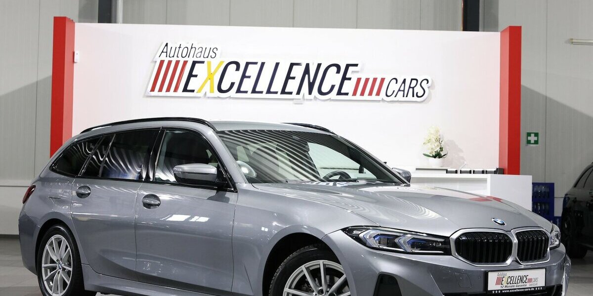 BMW 318d Touring SPORT GREY & RED LEDER,CURVED+HUD 73.000 km 27.555 &euro; Hamm 59077