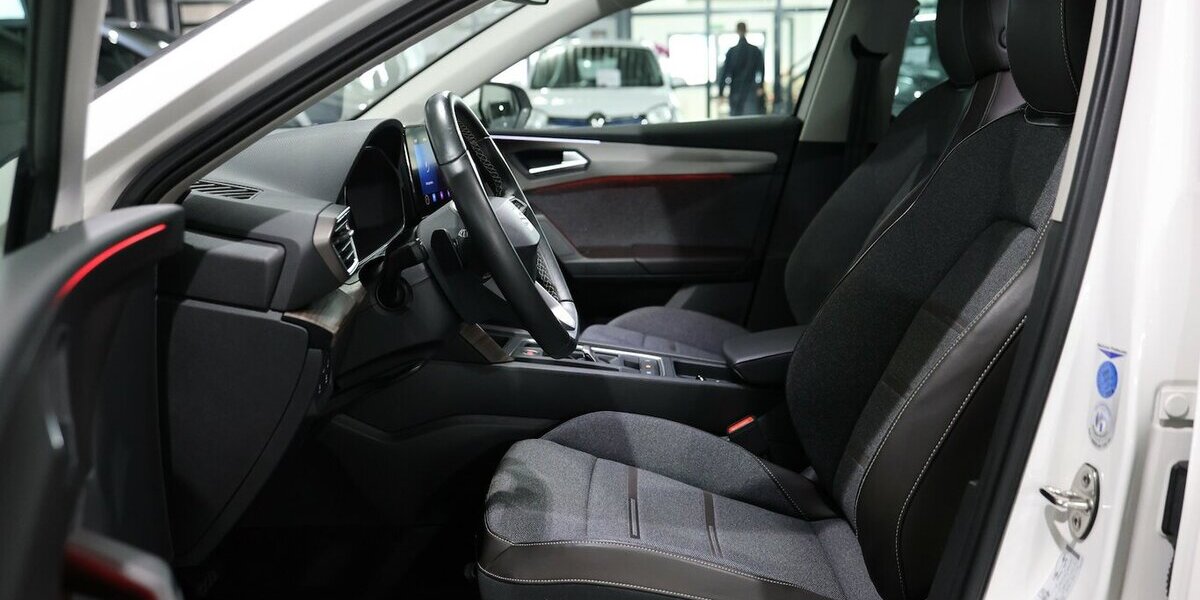 Seat Leon ST 2.0 TDI DSG XCELLENCE / LEDER / ACC+LANE 75.000 km 18.991 &euro; Hamm 59077