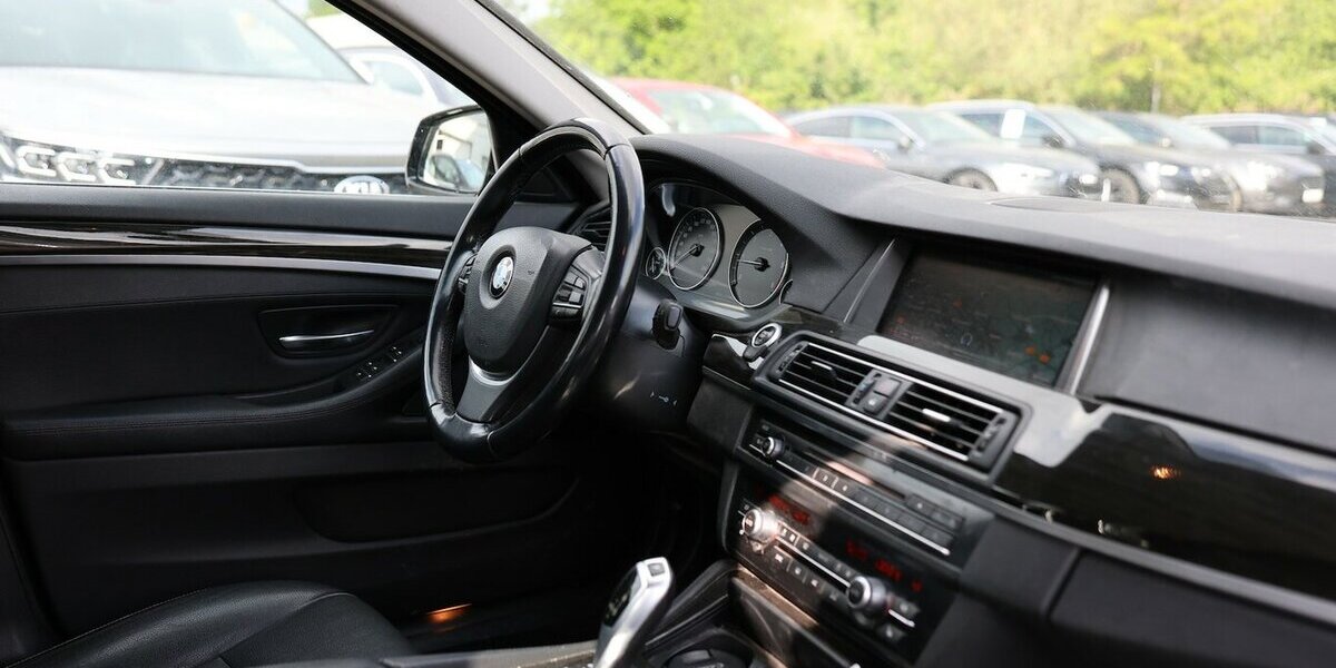 BMW 520d Touring BUSINESS LUXURY / LEDER, XENON 230.000 km 9.902 &euro; Hamm 59077