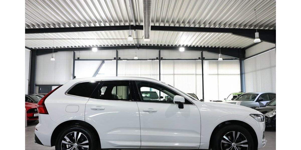 Volvo XC60 D4 MOMENTUM PRO / PANORAMA, MATRIX-LED 130.000 km 26.555 &euro; Hamm 59077