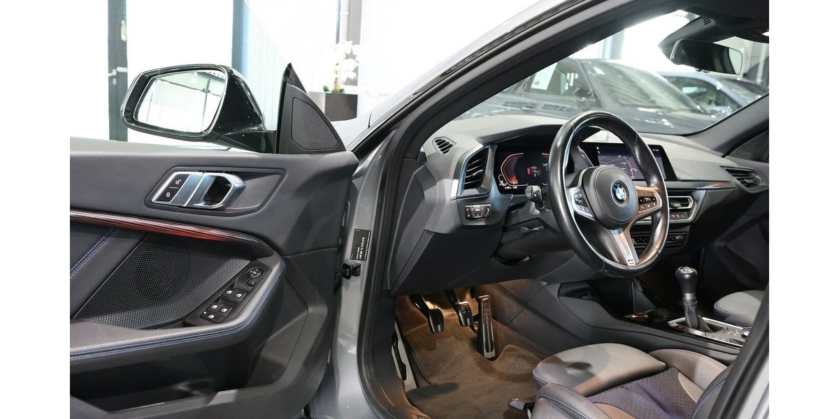 BMW 218 Gran Coupe i M-SPORT SHADOW / LIVE-COCKPIT 39.000 km 23.111 &euro; Hamm 59077