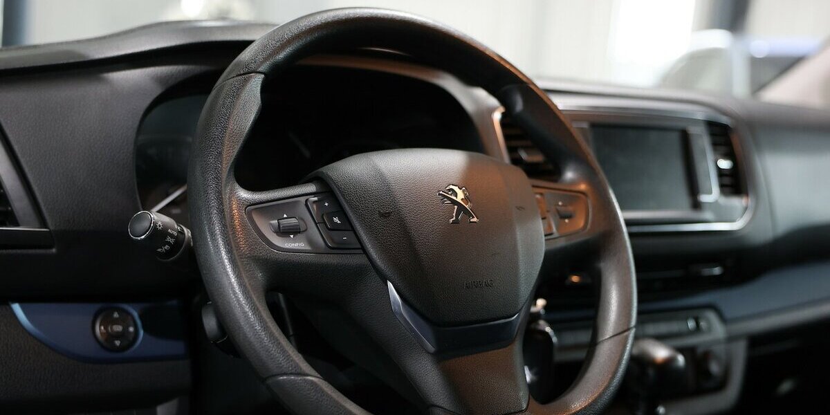 Peugeot Traveller 150 BLUE-HDI EXPERT ACTIVE L2 / 5-SITZ 50.000 km 27.444 &euro; Hamm 59077