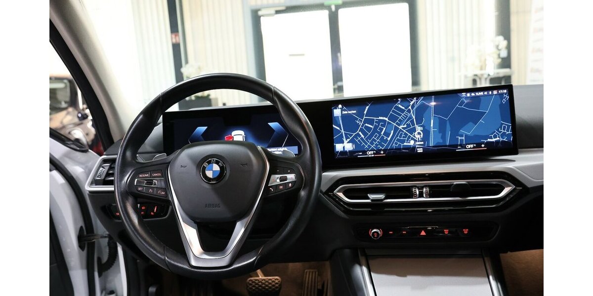 BMW 318d Touring SPORT SHADOW CURVED+NAV+KAMERA,LED 105.000 km 22.555 &euro; Hamm 59077