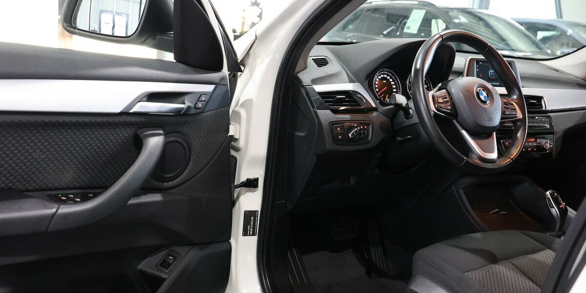 BMW X1 sDrive 18i Advantage WHITE / AUTOMATIK / 89.000 km 17.111 &euro; Hamm 59077