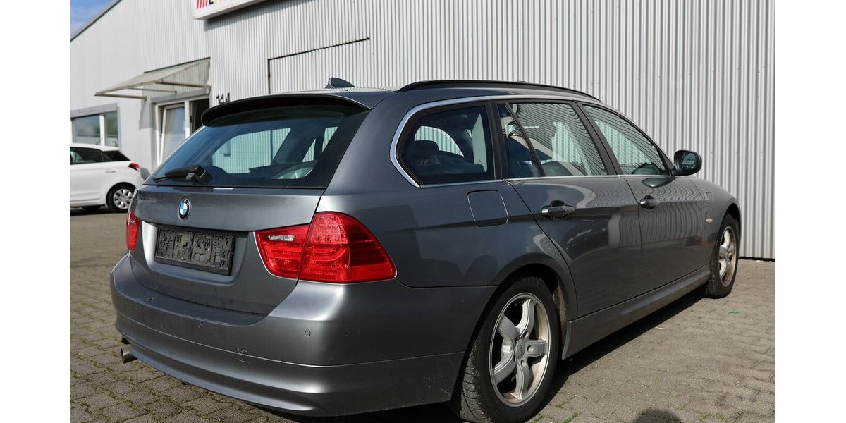 BMW 318d Touring EDITION-LIFESTYLE / PANORAMA 229.000 km 3.802 &euro; Hamm 59077