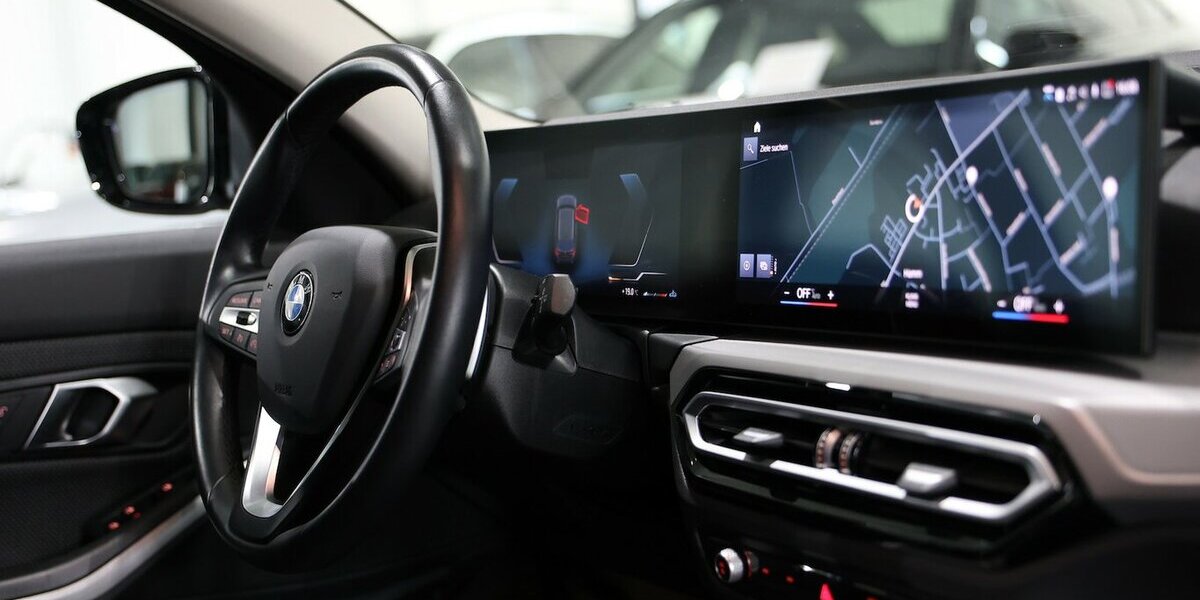 BMW 320d Touring xDrive SPORT SHADOW / GEPFLEGT / 64.000 km 29.993 &euro; Hamm 59077