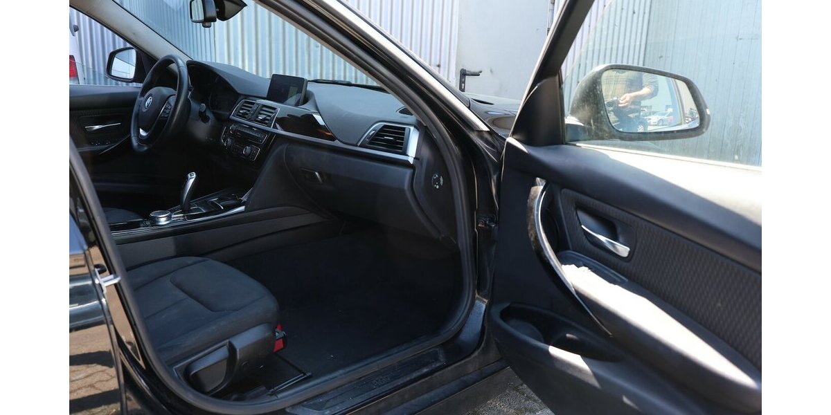 BMW 320d Touring Efficient Dynamics Advantage LED 336.000 km 6.202 &euro; Hamm 59077