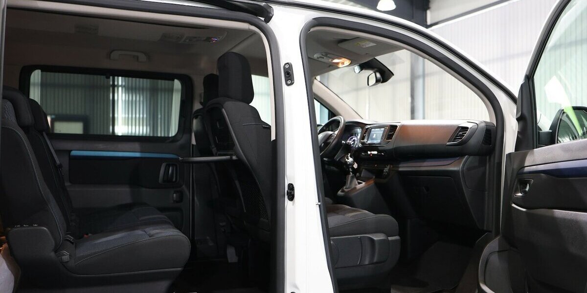 Peugeot Traveller 150 BLUE-HDI EXPERT ACTIVE L2 / 5-SITZ 50.000 km 27.444 &euro; Hamm 59077