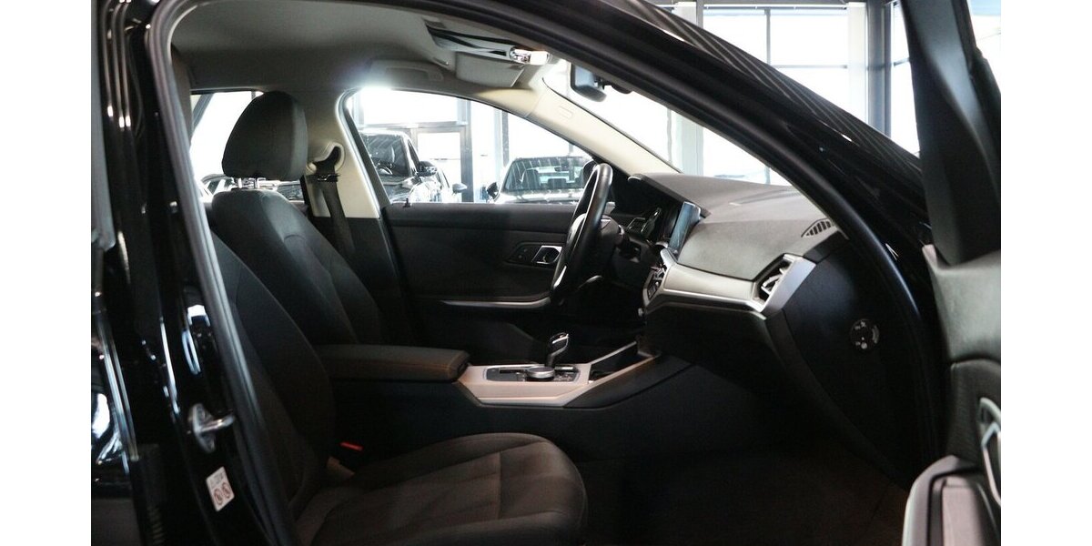 BMW 330d Touring ADVANTAGE / LED / LIVE+NAVI+ 149.000 km 19.999 &euro; Hamm 59077
