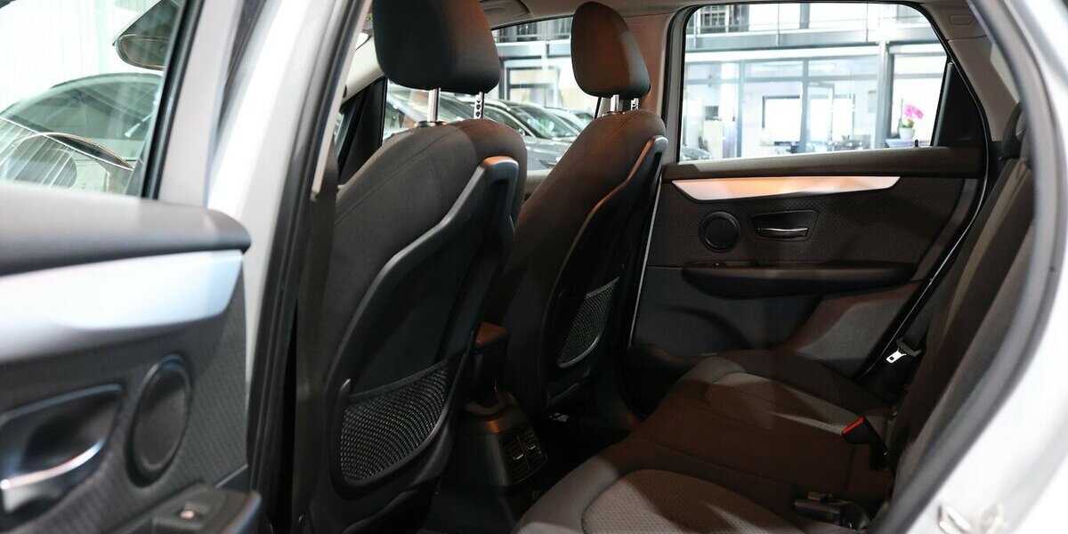 BMW 218 Active Tourer d Advantage LED / NAVI+ / AHK 119.000 km 12.992 &euro; Hamm 59077