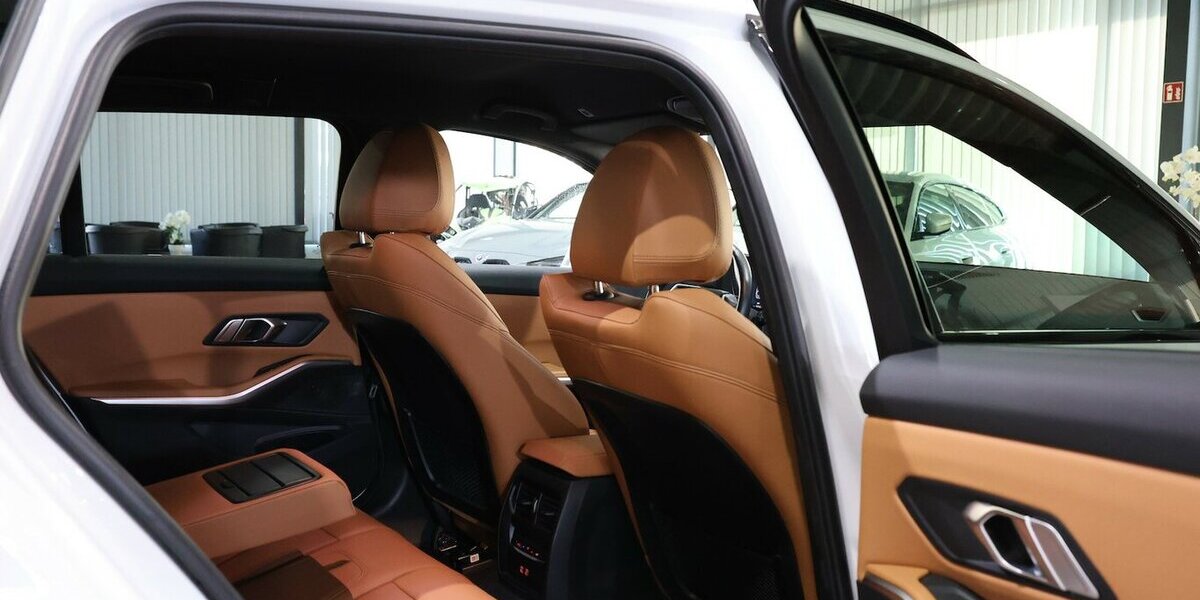 BMW 318d Touring SPORT WHITE & BROWN / CURCED, LED 100.000 km 25.883 &euro; Hamm 59077