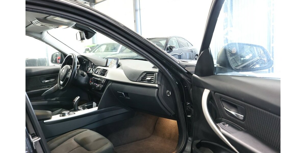 BMW 330d Touring xDrive Advantage / LED, HEAD-UP 227.000 km 13.402 &euro; Hamm 59077