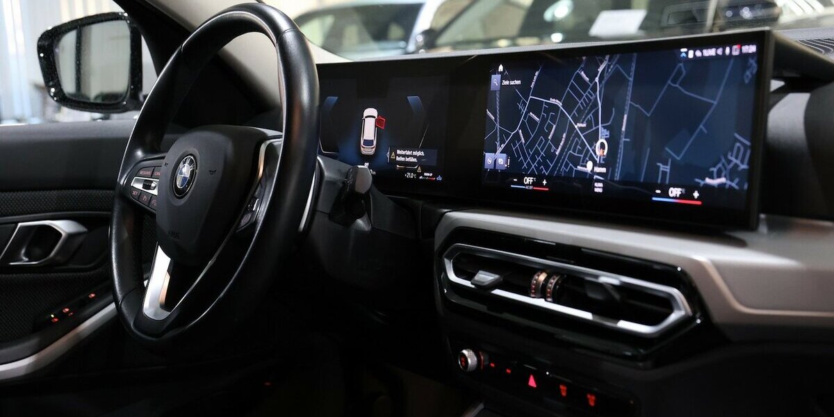 BMW 318d Touring SPORT SHADOW CURVED+NAV+KAMERA,LED 105.000 km 22.555 &euro; Hamm 59077