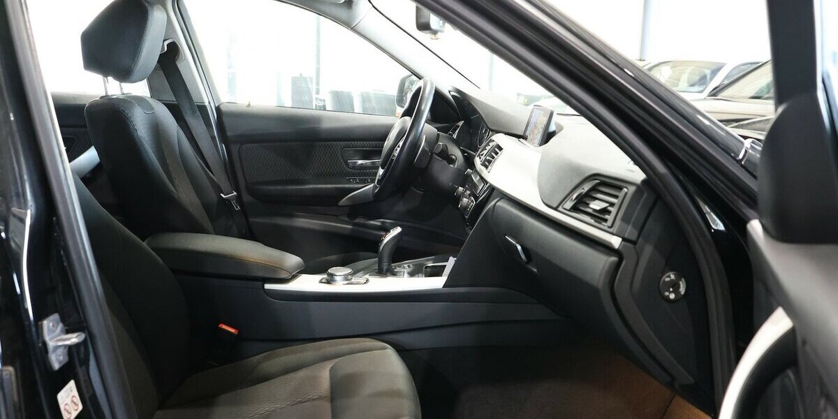 BMW 330d Touring xDrive Advantage / LED, HEAD-UP 227.000 km 13.402 &euro; Hamm 59077