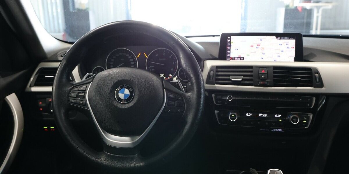 BMW 330d Touring xDrive Advantage / LED, HEAD-UP 227.000 km 13.402 &euro; Hamm 59077