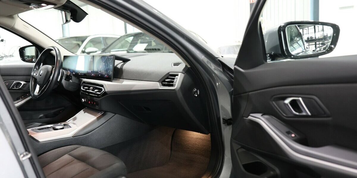 BMW 320d Touring xDrive SPORT SHADOW / GEPFLEGT / 64.000 km 29.993 &euro; Hamm 59077