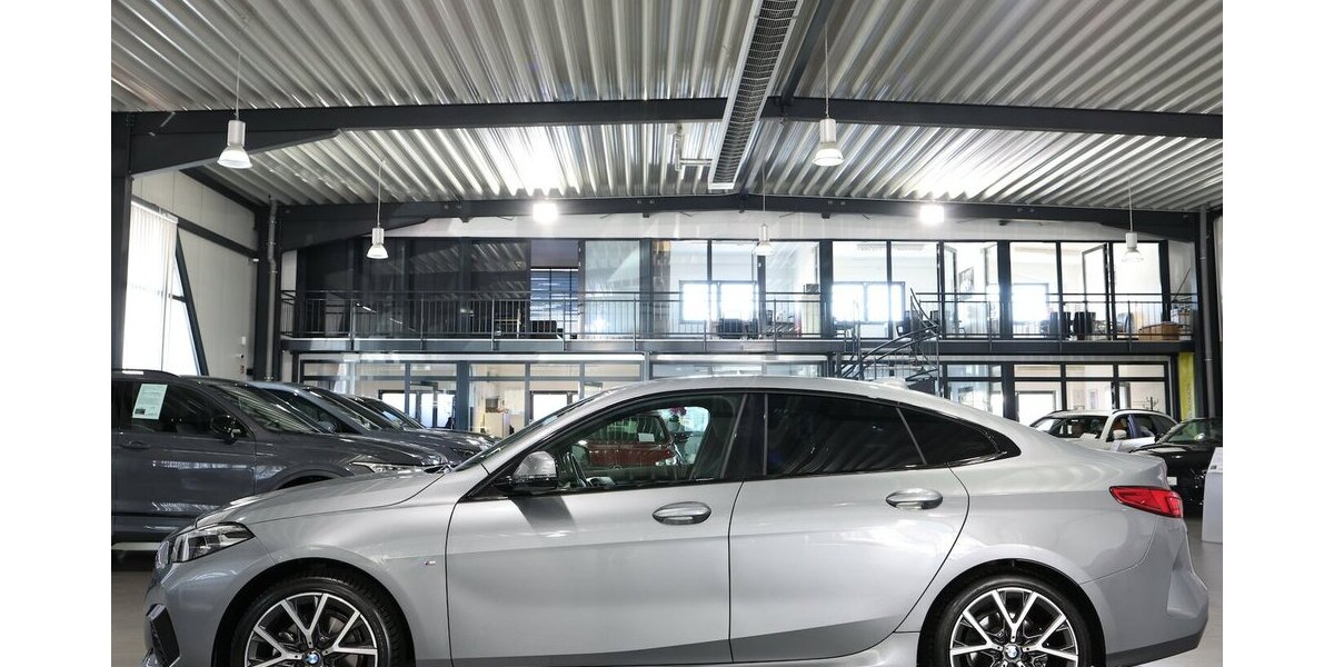 BMW 218 Gran Coupe i M-SPORT SHADOW / LIVE-COCKPIT 39.000 km 23.111 &euro; Hamm 59077