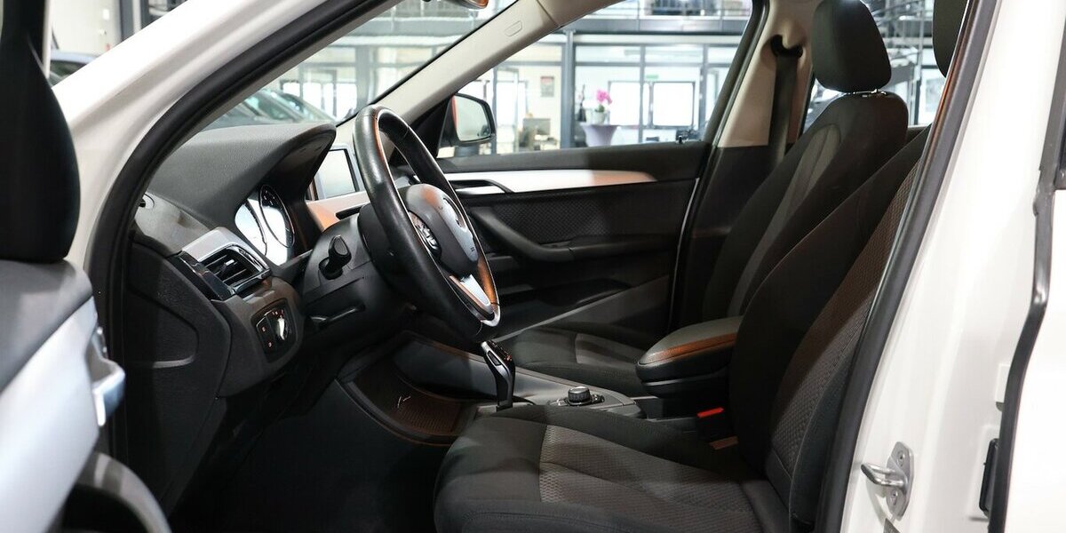 BMW X1 sDrive 18i Advantage WHITE / AUTOMATIK / 89.000 km 17.111 &euro; Hamm 59077
