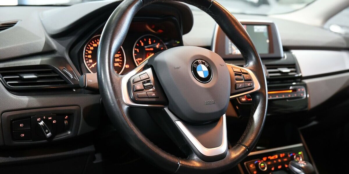 BMW 218 Active Tourer d Advantage LED / NAVI+ / AHK 119.000 km 12.992 &euro; Hamm 59077