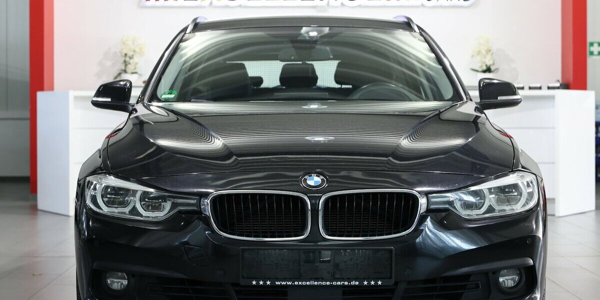 BMW 330d Touring xDrive Advantage / LED, HEAD-UP 227.000 km 13.402 &euro; Hamm 59077
