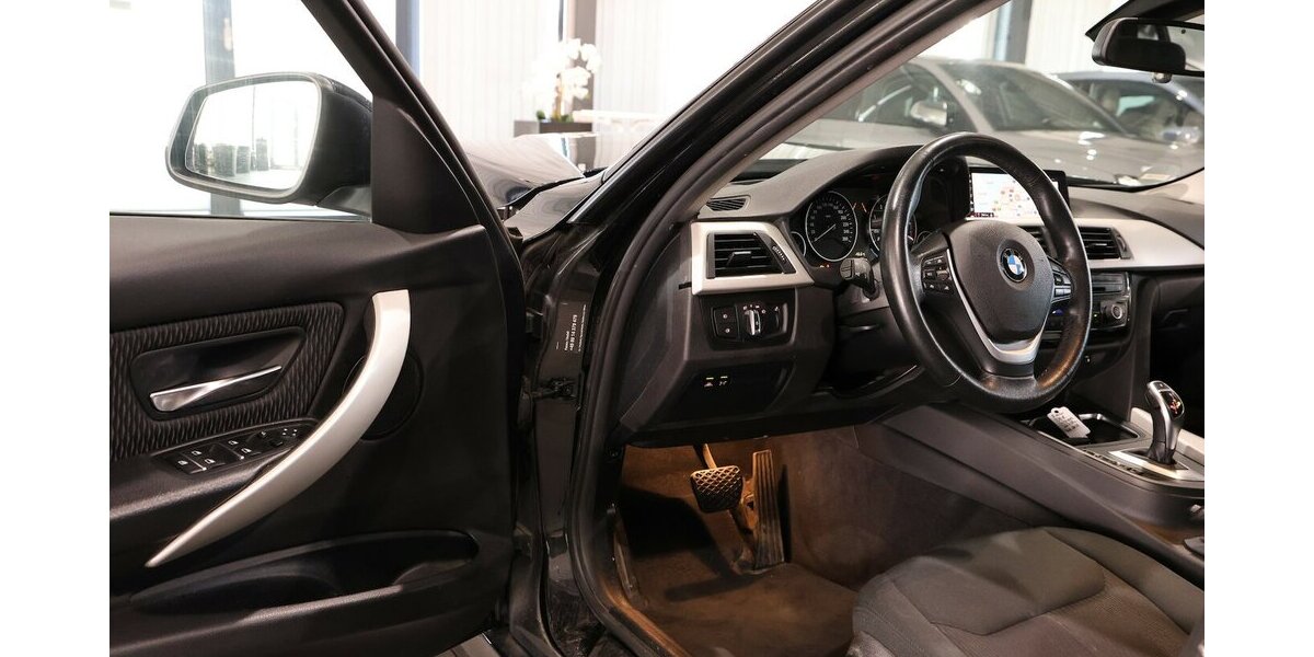 BMW 330d Touring xDrive Advantage / LED, HEAD-UP 227.000 km 13.402 &euro; Hamm 59077