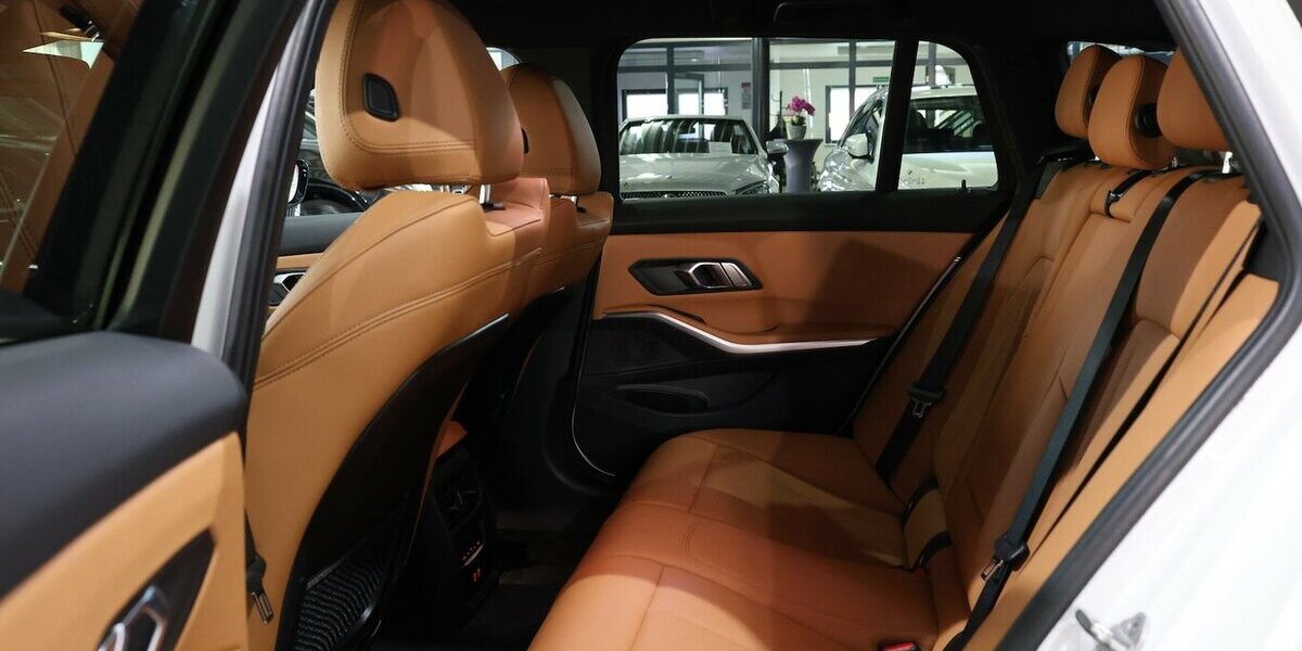 BMW 318d Touring SPORT WHITE & BROWN / CURCED, LED 100.000 km 25.883 &euro; Hamm 59077