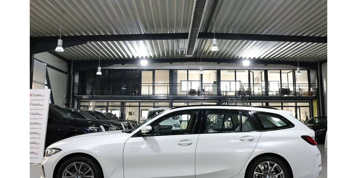 BMW 318d Touring SPORT SHADOW CURVED+NAV+KAMERA,LED 105.000 km 22.555 &euro; Hamm 59077