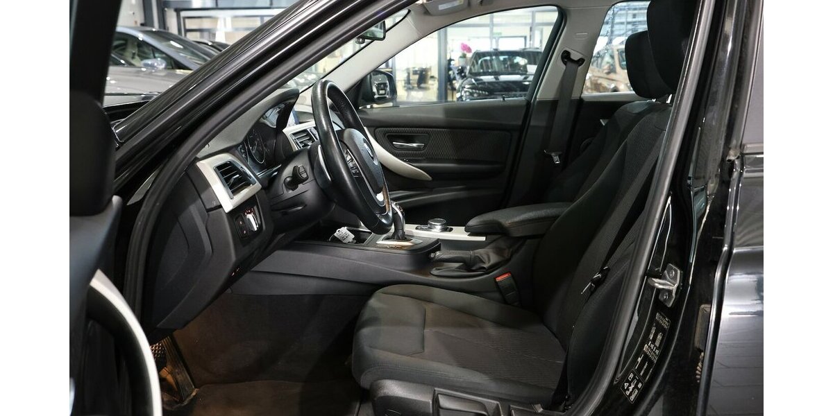 BMW 330d Touring xDrive Advantage / LED, HEAD-UP 227.000 km 13.402 &euro; Hamm 59077