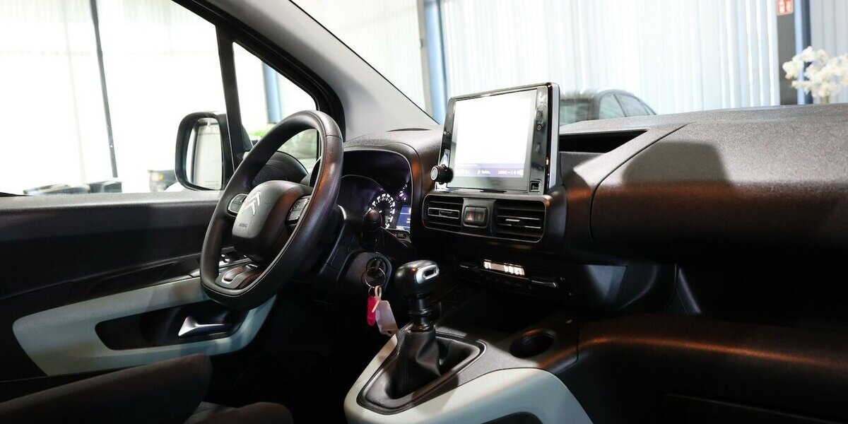Citroen Berlingo 1.5 BLUE-HDI FEEL XL130 / 7-SITZER / 136.000 km 15.111 &euro; Hamm 59077