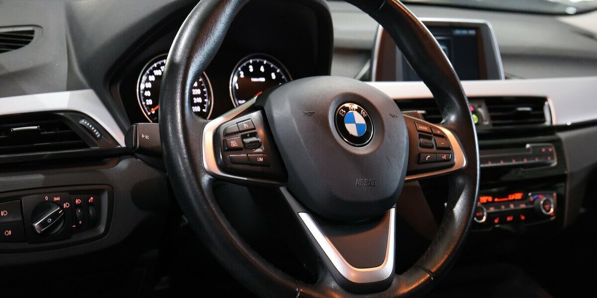 BMW X1 sDrive 18i Advantage WHITE / AUTOMATIK / 89.000 km 17.111 &euro; Hamm 59077