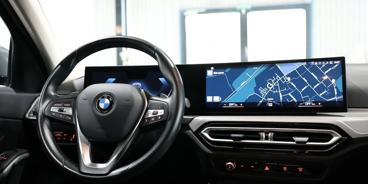 BMW 320d Touring xDrive SPORT SHADOW / GEPFLEGT / 64.000 km 29.993 &euro; Hamm 59077