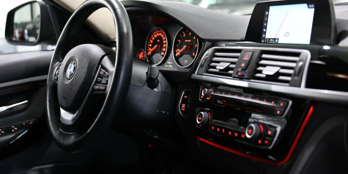 BMW 320d Touring Advantage BUSINESS 1.HAND / LED 105.000 km 18.993 &euro; Hamm 59077