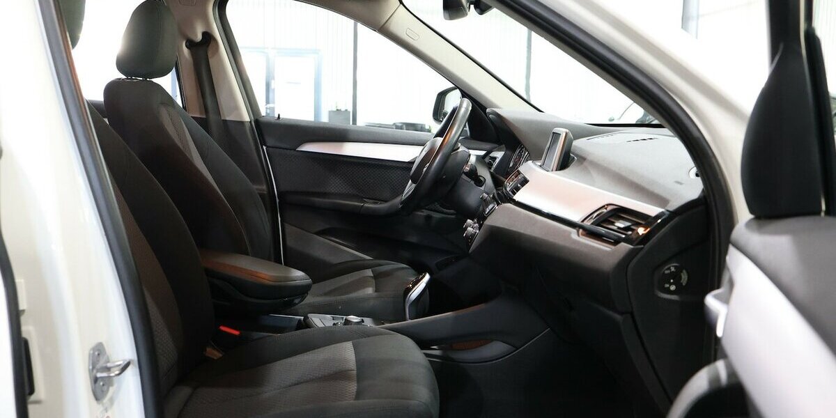 BMW X1 sDrive 18i Advantage WHITE / AUTOMATIK / 89.000 km 17.111 &euro; Hamm 59077