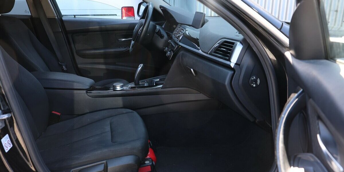 BMW 320d Touring Efficient Dynamics Advantage LED 336.000 km 6.202 &euro; Hamm 59077