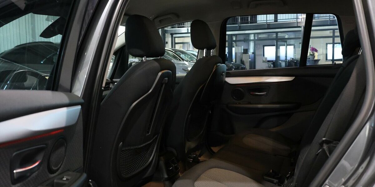 BMW 218 Gran Tourer i Advantage AUTOMATIK,LED,NAVI+ 140.000 km 11.555 &euro; Hamm 59077