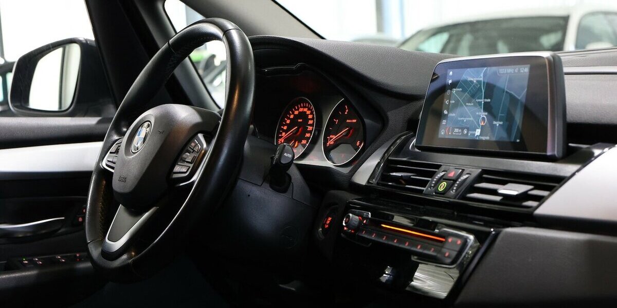 BMW 218 Active Tourer d Advantage BUSINESS LED,NAVI+ 158.000 km 12.555 &euro; Hamm 59077