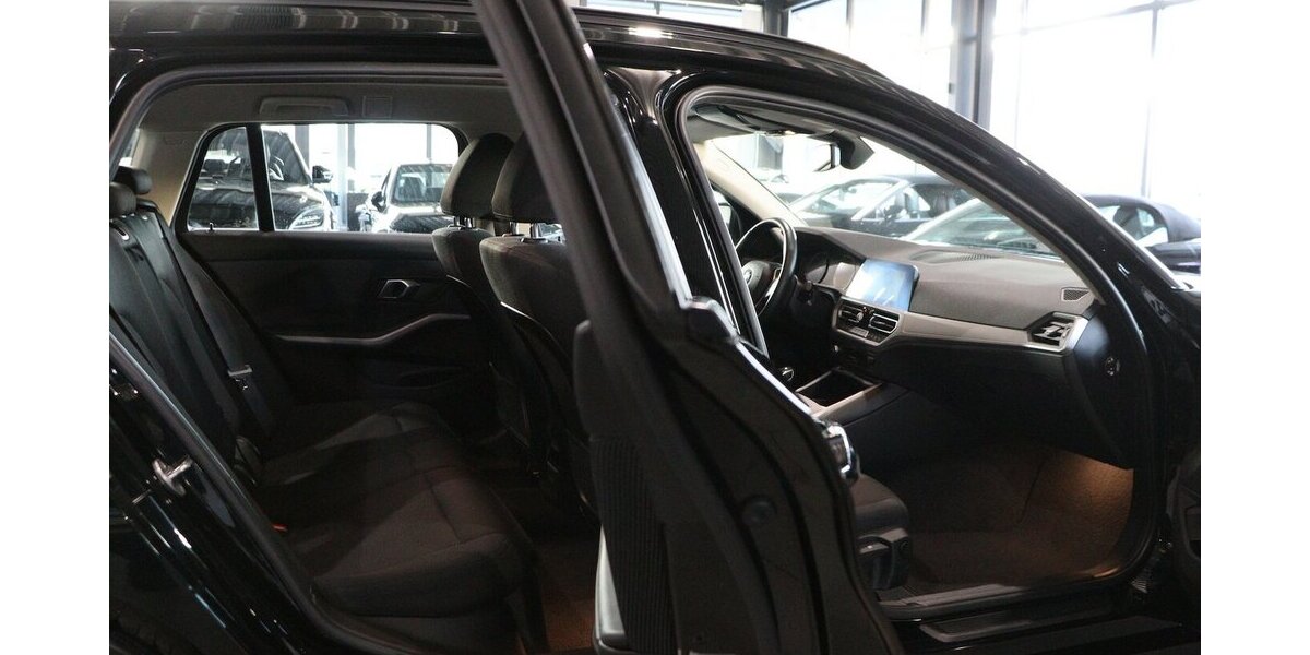 BMW 330d Touring ADVANTAGE / LED / LIVE+NAVI+ 149.000 km 19.999 &euro; Hamm 59077