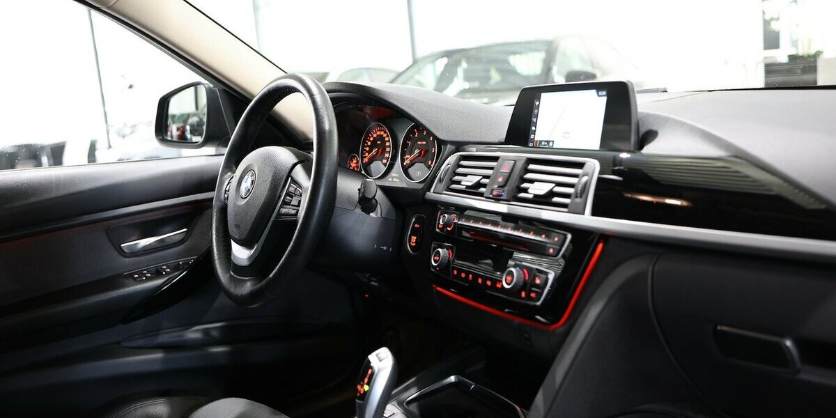 BMW 320d Touring Advantage BUSINESS 1.HAND / LED 105.000 km 18.993 &euro; Hamm 59077