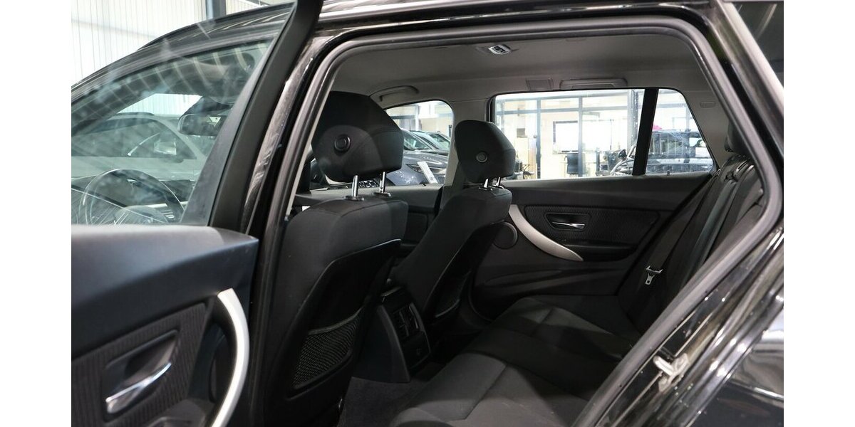 BMW 330d Touring xDrive Advantage / LED, HEAD-UP 227.000 km 13.402 &euro; Hamm 59077