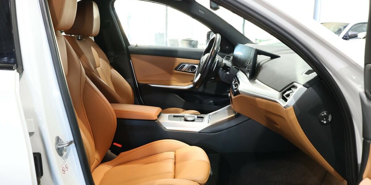BMW 318d Touring SPORT WHITE & BROWN / CURVED+HUD 114.000 km 26.555 &euro; Hamm 59077
