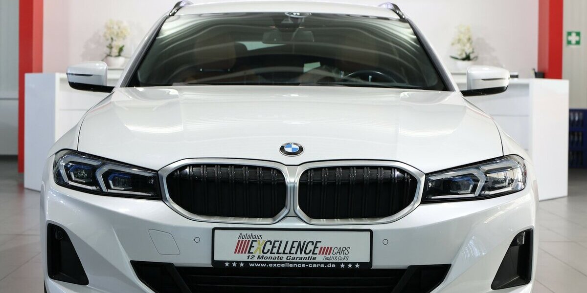 BMW 318d Touring SPORT WHITE & BROWN / CURVED+HUD 114.000 km 26.555 &euro; Hamm 59077