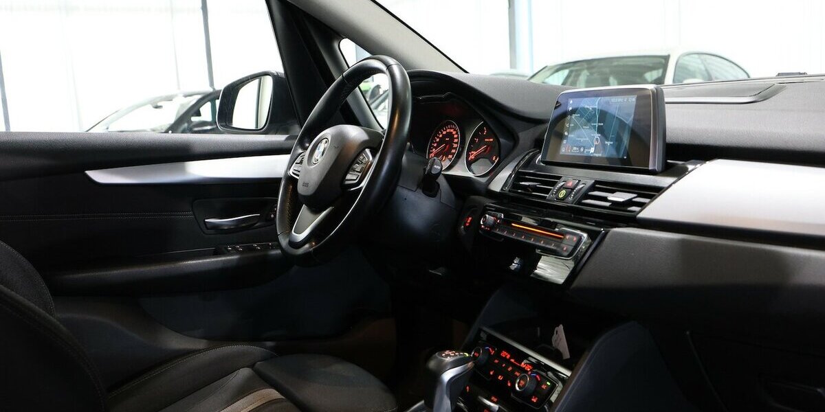 BMW 218 Active Tourer d Advantage BUSINESS LED,NAVI+ 158.000 km 12.555 &euro; Hamm 59077