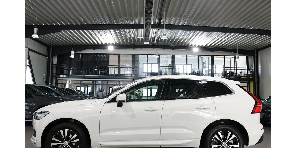 Volvo XC60 D4 MOMENTUM PRO / PANORAMA, MATRIX-LED 130.000 km 26.555 &euro; Hamm 59077