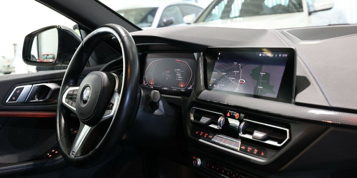 BMW 218 Gran Coupe i M-SPORT SHADOW / LIVE-COCKPIT 39.000 km 23.111 &euro; Hamm 59077