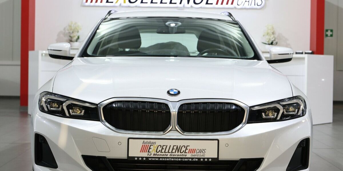 BMW 318d Touring SPORT SHADOW CURVED+NAV+KAMERA,LED 105.000 km 22.555 &euro; Hamm 59077