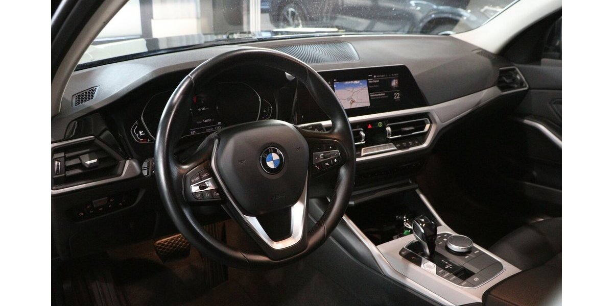 BMW 330d Touring ADVANTAGE / LED / LIVE+NAVI+ 149.000 km 19.999 &euro; Hamm 59077