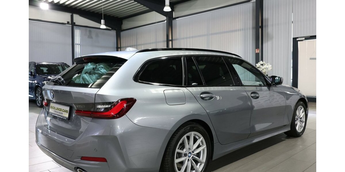 BMW 318d Touring SPORT GREY & RED LEDER,CURVED+HUD 73.000 km 27.555 &euro; Hamm 59077